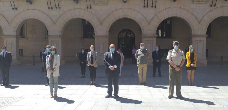 Minuto de silencio. Subdelegación del Gobierno en Teruel