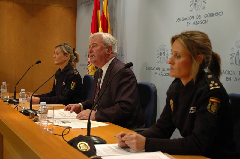 Gustavo Alcalde comparece ante los medios de comunicación para explicar el último caso de violencia de género ocurrido en Aragón