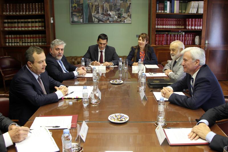 El delegado del Gobierno recibe al vicepresidente primero y ministro de Asuntos Exteriores de la República de Serbia