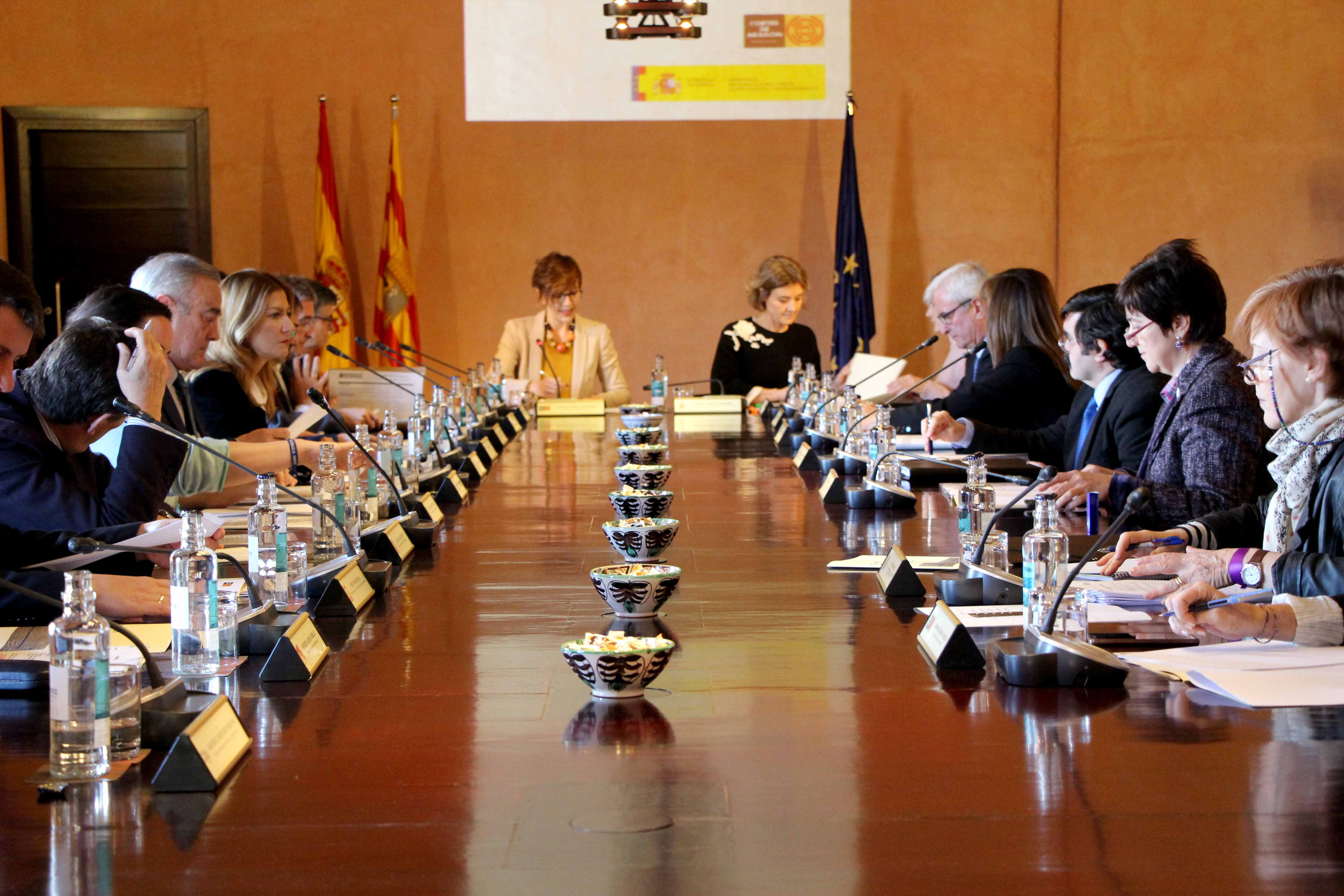 Isabel García Tejerina: El Gobierno ha invertido 390 millones de euros desde 2012 en infraestructuras incluidas en el Pacto del Agua de Aragón 