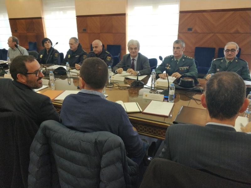 El subdelegado del Gobierno en Zaragoza preside la  reunión de la Comisión provincial de Seguridad Privada 