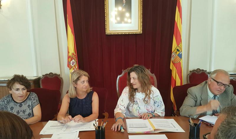 El Plan Especial de Empleo invierte  294.541 €    
en  21 obras  de la provincia de Huesca, que permitirán la contratación de 46 desempleados
