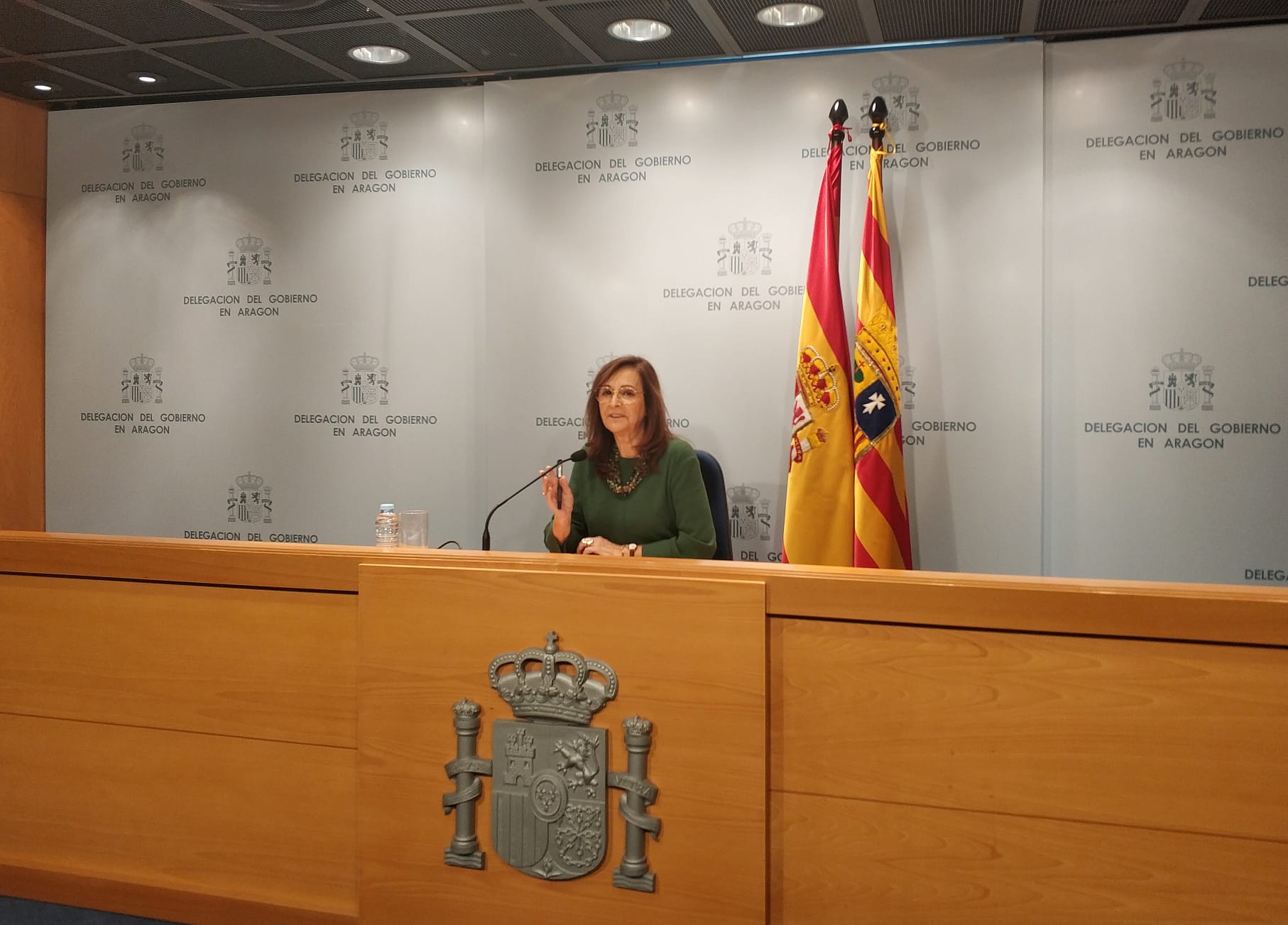La Delegada del Gobierno en Aragón, Carmen Sánchez, destaca la normalidad en la apertura de los locales electorales 