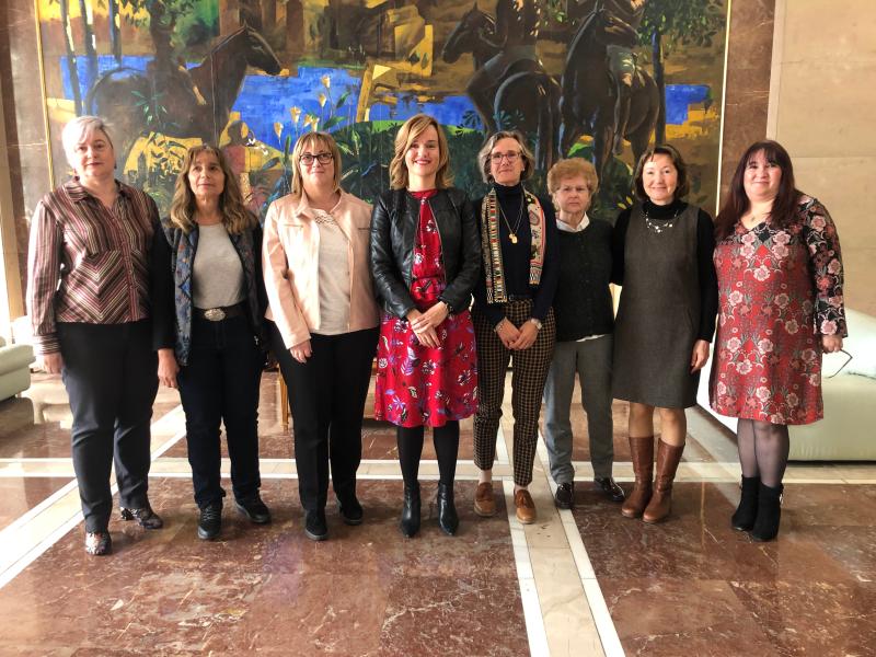 Pilar Alegría se reúne con las científicas más importantes del CSIC en Aragón con motivo del Día de la Mujer