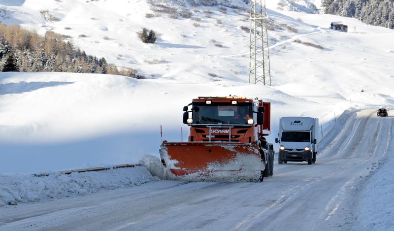 Mitma dispone 197 máquinas quitanieves y 30.920 toneladas de fundentes para hacer frente a las nevadas en Aragón