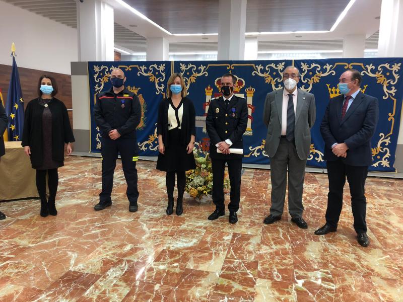 Las Medallas al Mérito de la Protección Civil en Teruel reconocen la labor de la Policía Local y los Bomberos durante la pandemia