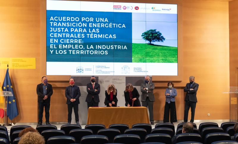 El Gobierno firma con sindicatos y empresas el Acuerdo para la Transición Justa, que ampara desde hoy a todas las centrales térmicas de carbón de España

