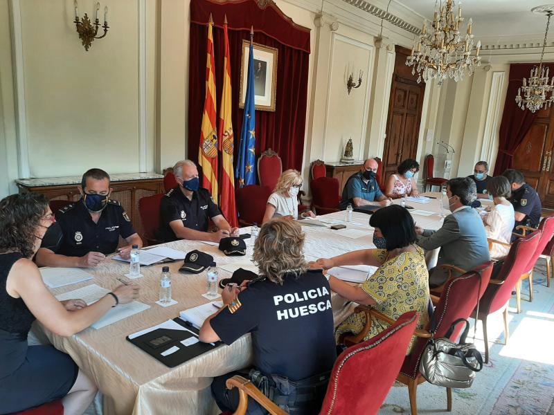 La Junta Local de Seguridad de Huesca fija el operativo policial y llama a la responsabilidad durante las fechas de San Lorenzo