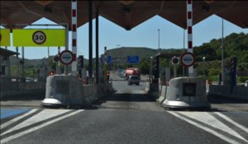Mitma adjudica cuatro contratos para la conservación y explotación de las autopistas AP-2 y AP-7 en Aragón y Cataluña