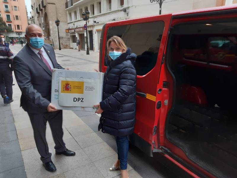 La Delegación del Gobierno en Aragón distribuye en 630.000 mascarillas quirúrgicas para los colectivos vulnerables de la comunidad
