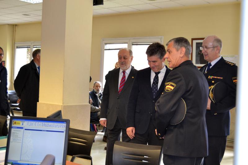 Fotos visita del director general de la Policía
