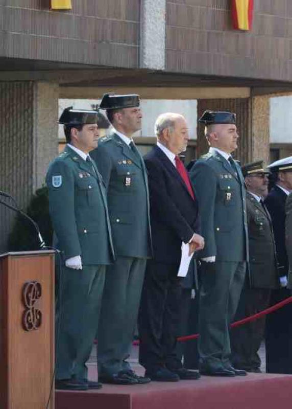 El delegado del Gobierno presidió, junto al coronel jefe de la 14ª Zona de la Guardia Civil y los dos tenientes coroneles de las Comandancias de Gijón y Oviedo, los actos celebrados con motivo del 172 Aniversario de la Fundación de la Guardia Civil.