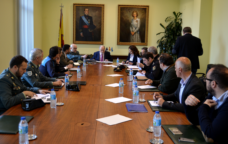 Reunión de seguridad celebrada en la Delegación del Gobierno previa al encuentro de fútbol entre el Real Oviedo SAD – Club Atlético Osasuna, a celebrarse el 4 de junio.