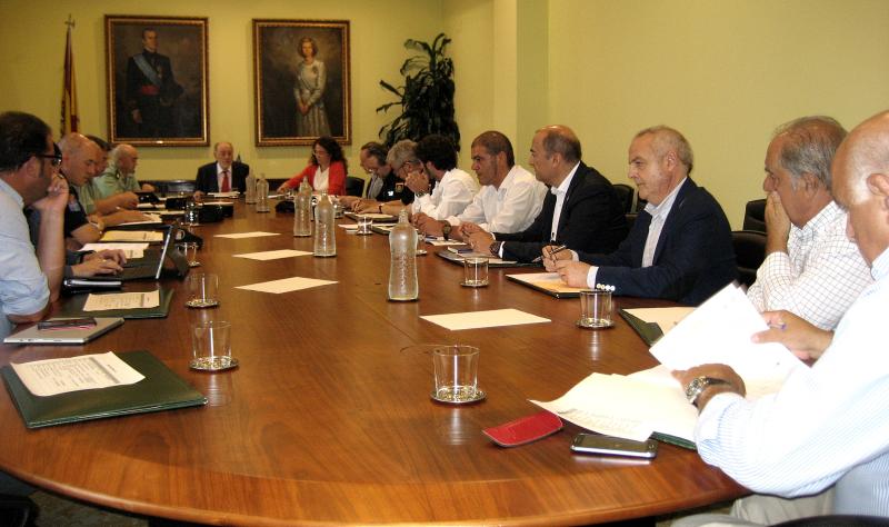 Reunión en la Delegación del Gobierno para tratar aspectos organizativos y de seguridad, con motivo de la celebración del las fiestas Xiringüelo 2016.