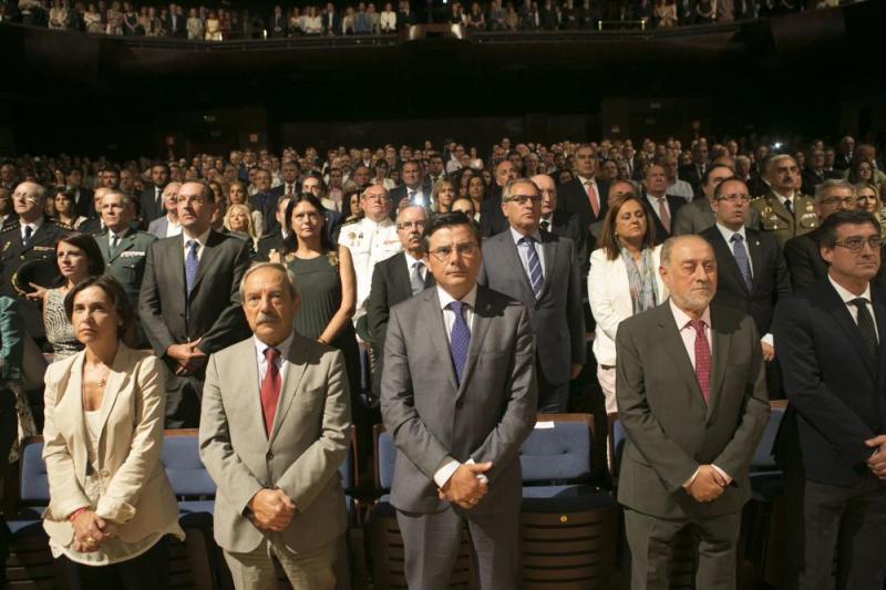 El delegado del Gobierno asistió a la ceremonia de entrega de las Medallas de Asturias 2016.