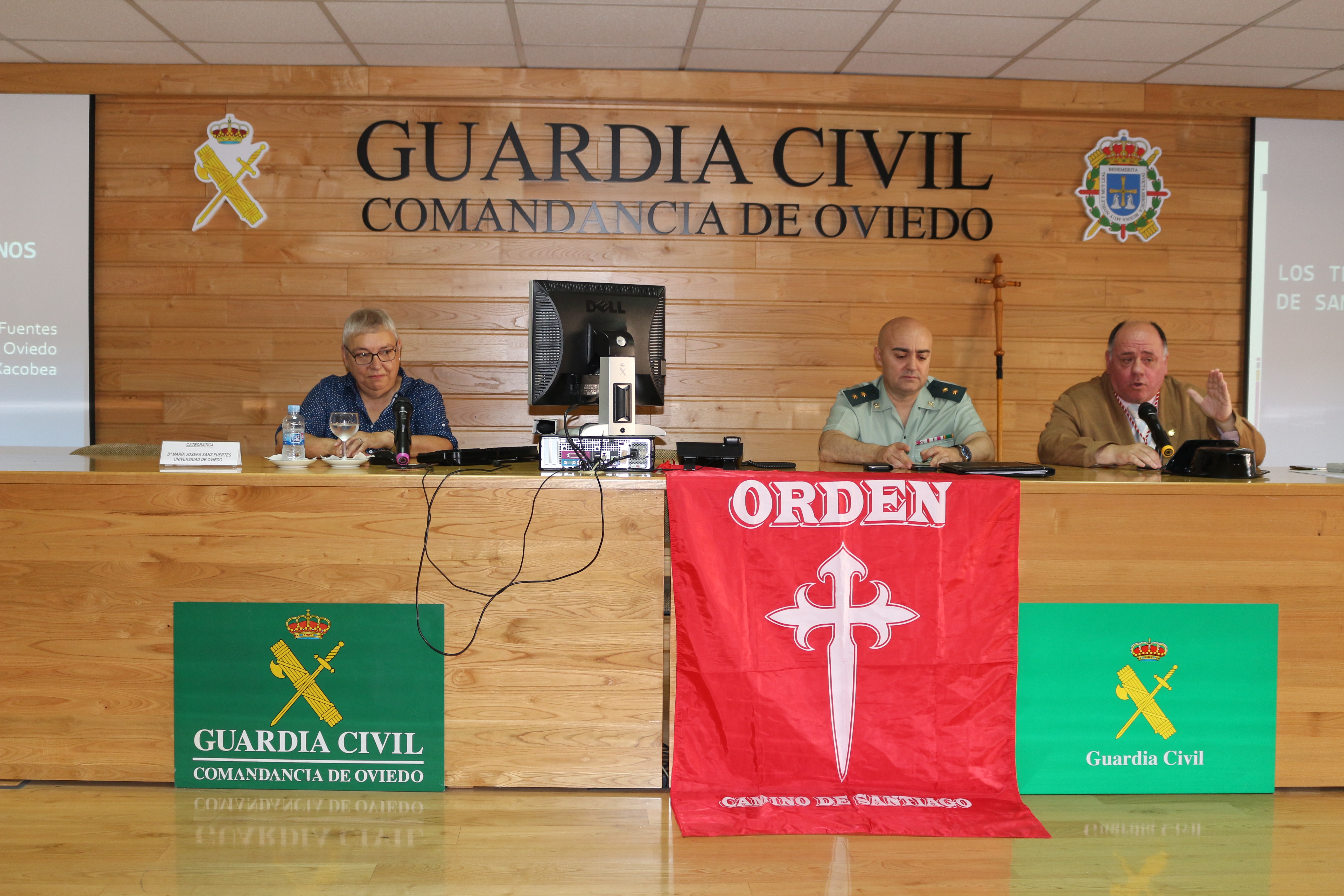 Conferencia sobre el Camino de Santiago en la Guardia Civil.
