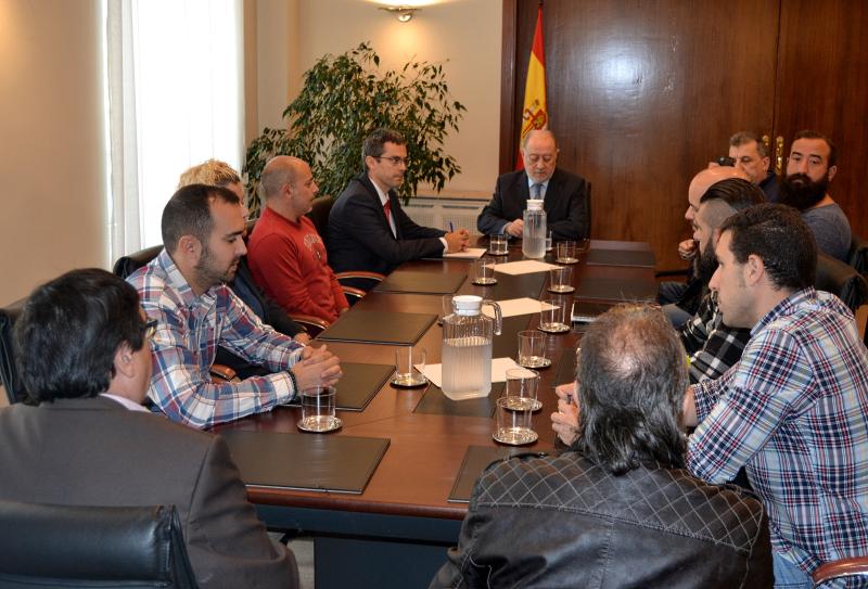 Reunión del delegado del Gobierno con miembros del comité de empresa de Duro Felguera.