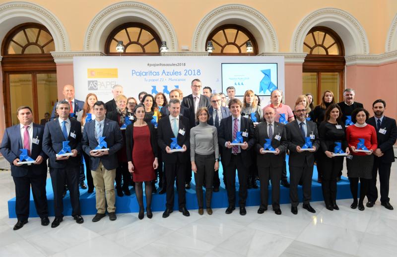 La secretaria de Estado de Medio Ambiente ha presidido la entrega de los premios “Pajaritas Azules 2018” que organiza ASPAPEL, entre las comunidades autónomas galardonadas se encuentra el Principado de Asturias.