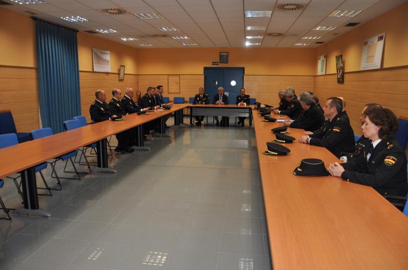 El Delegado de Gobierno en Asturias visita las dependencias de Policía Nacional  en Buenavista