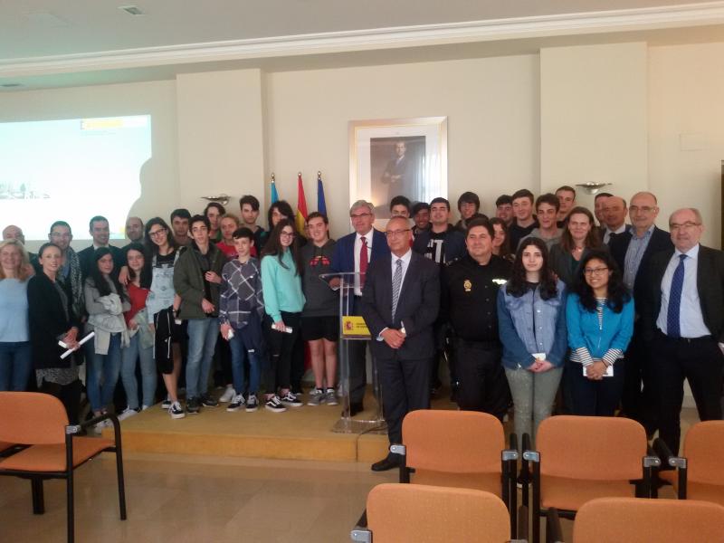 Mariano Marín inaugura la Semana de la Administración Abierta con un acto para alumnos del IES La Ería, de Oviedo
