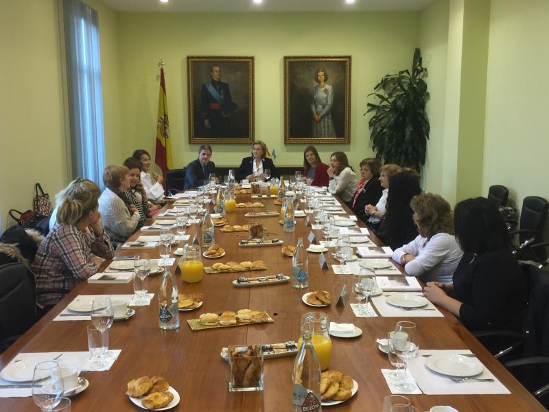 Encuentro de la Delegada del Gobierno con emprendedoras del medio rural asturiano 