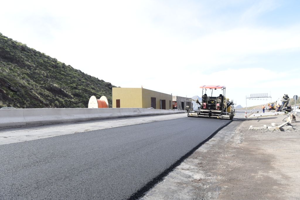 Fomento acuerda con el Gobierno de Canarias el nuevo convenio de Carreteras