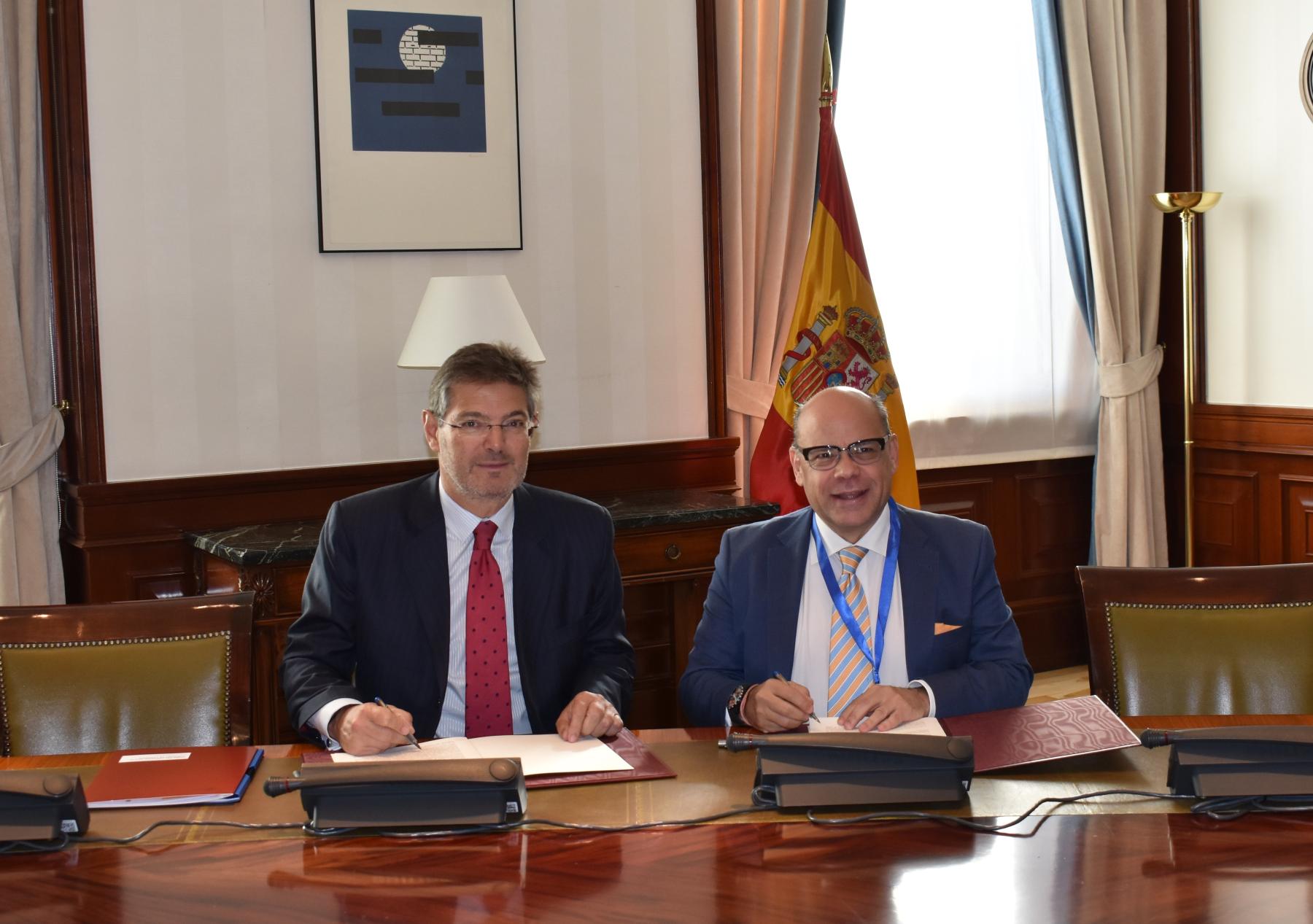 Catalá firma un convenio de colaboración para proyectos de transformación digital de la Justicia de Canarias

