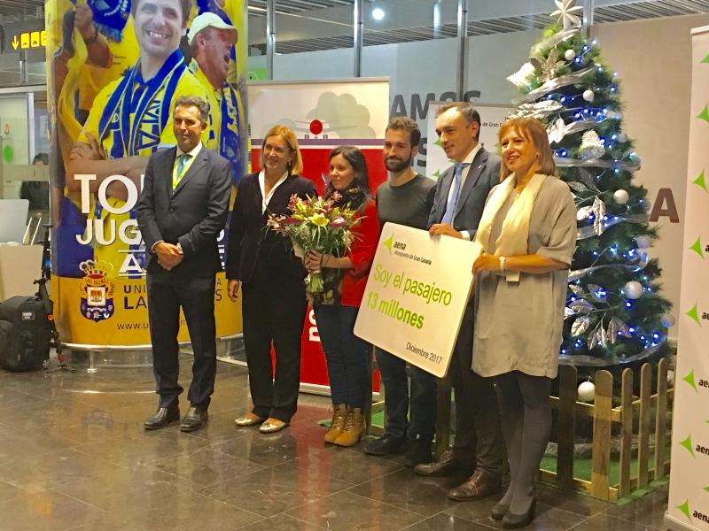 Mercedes Roldós recibe al pasajero 13 millones en el Aeropuerto de Gran Canaria