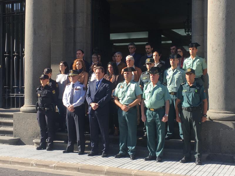 La Delegación del Gobierno en Canarias convoca un minuto de silencio contra la violencia de género.