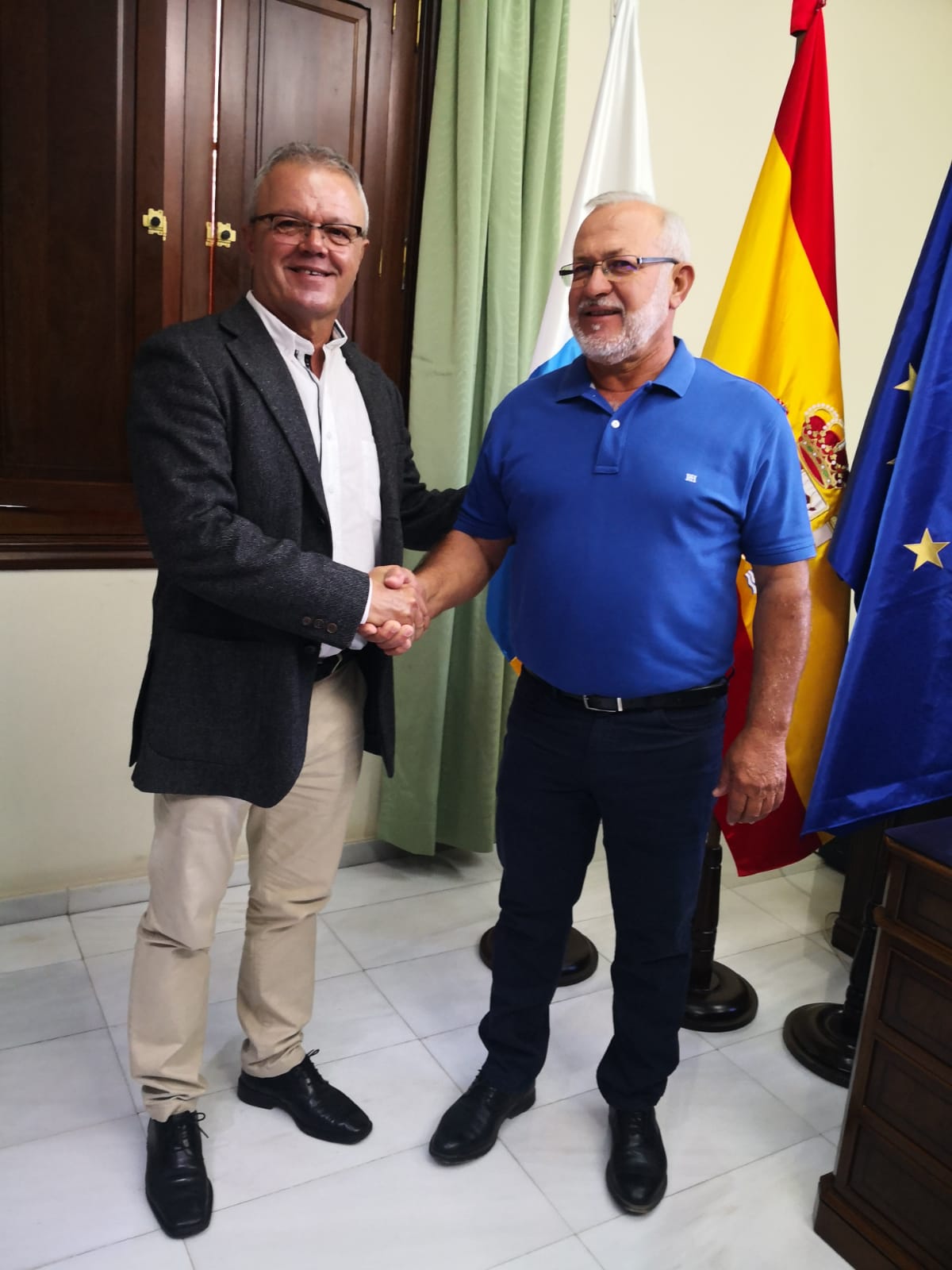 El director insular de Fuerteventura junto al alcalde de Betancuria