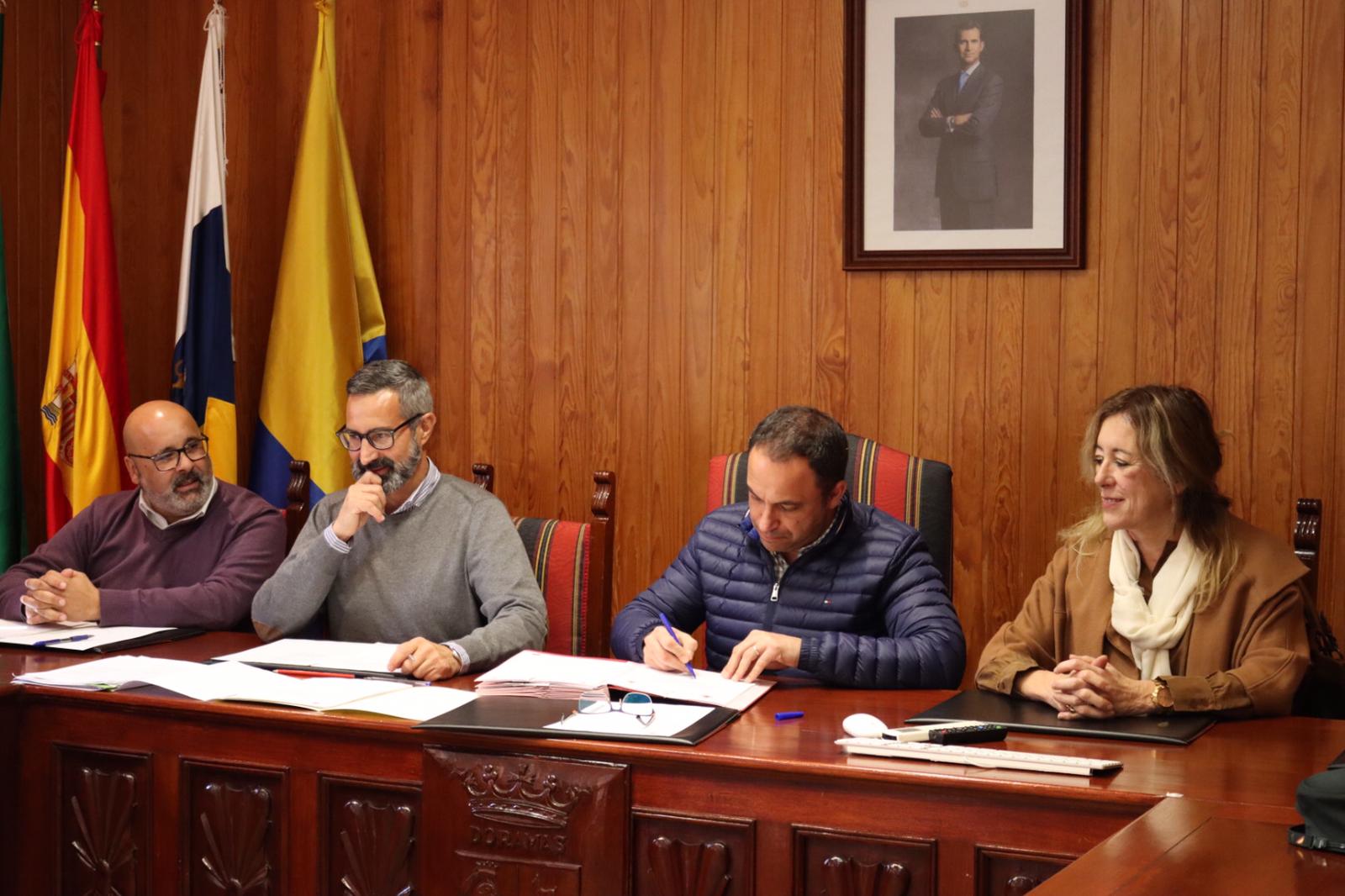 Firma del protocolo de colaboración policial entre el Estado y el Ayuntamiento de Moya