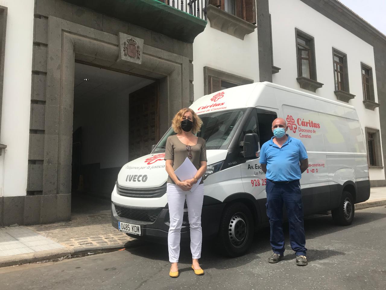 Delegación del Gobierno empieza a distribuir las 688.000 mascarillas enviadas a Canarias por el Gobierno de España