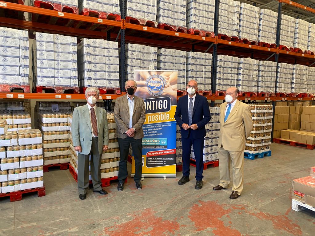 El delegado del Gobierno visita FESBAL cuando empiezan a distribuirse en Canarias las primeras 1.500 toneladas de alimentos del Programa estatal de ayuda alimentaria 2021