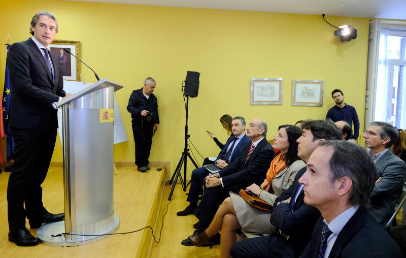 El ministro de Fomento presenta en Santander el  proyecto de construcción del nuevo acceso al Puerto 