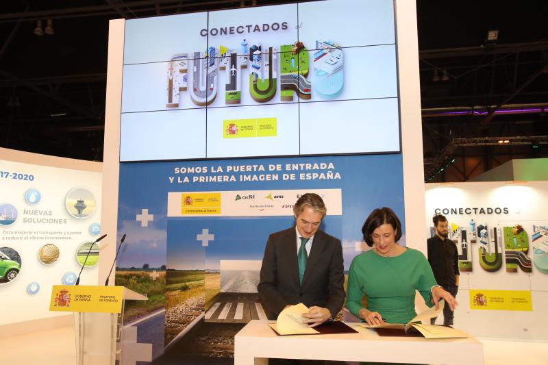 De la Serna preside la firma de un acuerdo entre Renfe y el Ayuntamiento de Santander para promocionar la ciudad como destino turístico en 2018