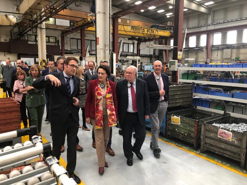 La ministra de Trabajo, Migraciones y Seguridad Social visita la planta de Gestamp-Edscha Santander