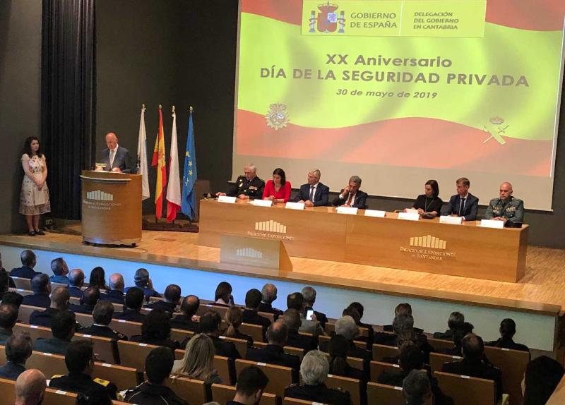El delegado del Gobierno asiste a la celebración del XX Día de la Seguridad Privada de Cantabria 
