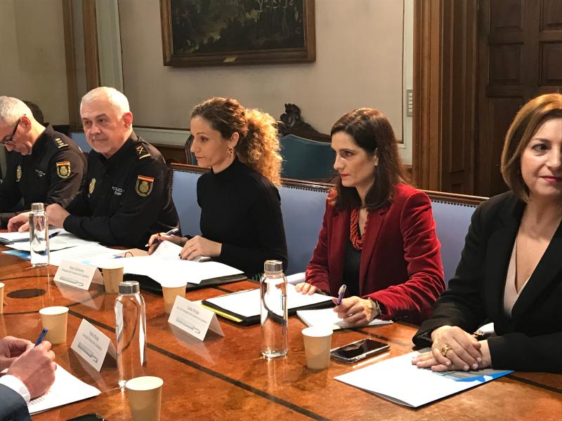 La delegada del Gobierno destaca el trabajo de la Policía Nacional para garantizar la seguridad ciudadana en Santander