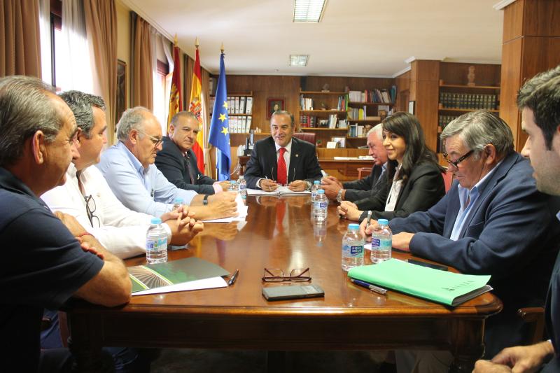Gregorio se reúne con Asaja para escuchar las necesidades y peticiones del sector agrario en Castilla-La Mancha