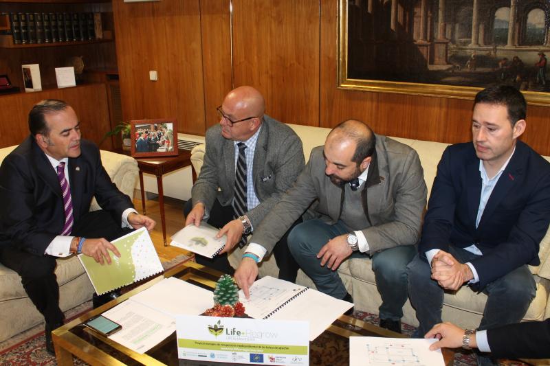 Gregorio: “El proyecto del Ayuntamiento de Mora (Toledo) para la recuperación ambiental de las de balsas de alpechín sitúa de nuevo a Castilla-La Mancha a la vanguardia mundial en el sector olivarero”