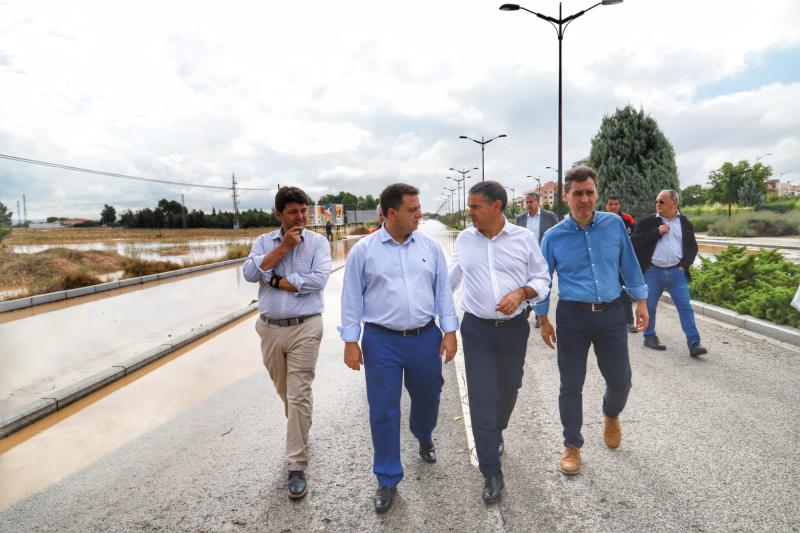 El delegado del Gobierno en Castilla-La Mancha, Manuel Gonzalez Ramos, ha visitado esta mañana la zona más afectada por las importantes lluvias caídas en Albacete