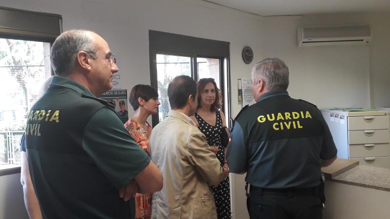 La subdelegada del Gobierno de España en la provincia de Ciudad Real y la alcaldesa de Puertollano visitan la 2ª Compañía de la Guardia Civil