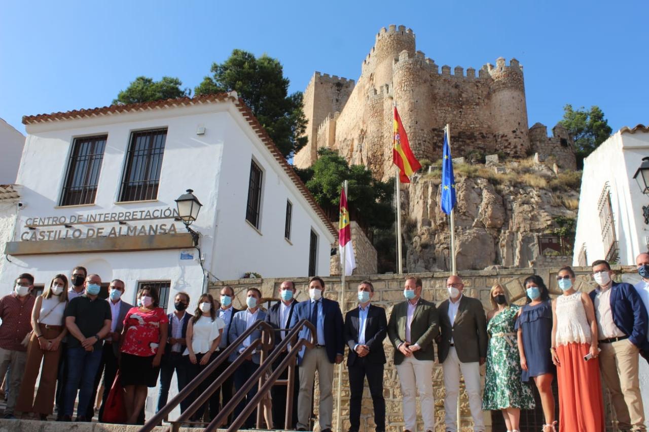 El delegado del Gobierno en Castilla-La Mancha reivindica el castillo de Almansa como imagen y símbolo del municipio en la inauguración tras las obras realizadas para su recuperación 