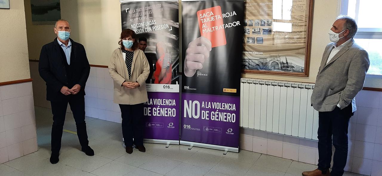 La Subdelegación del Gobierno en Guadalajara lleva a los centros educativos una exposición de carteles de campañas contra la violencia de género