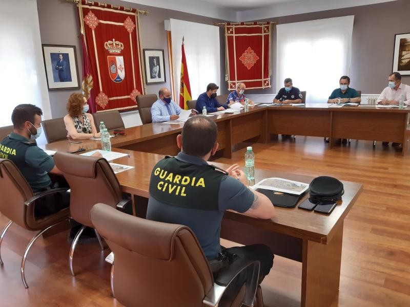 La subdelegada del Gobierno en Ciudad Real y el alcalde de Pozuelo de Calatrava copresiden la Junta de Seguridad con motivo de las Fiestas Patronales