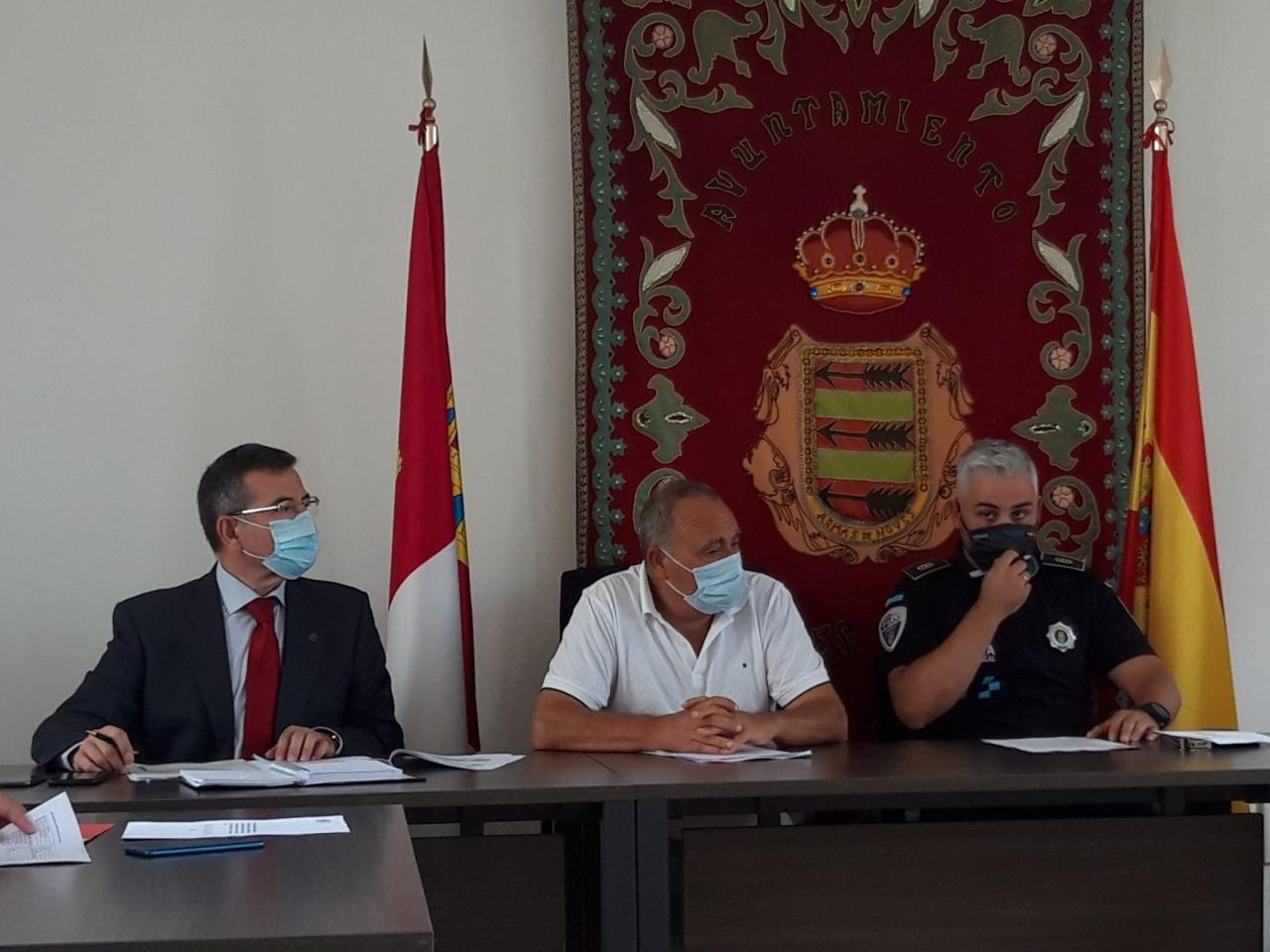 El subdelegado del Gobierno de España en la provincia de Toledo ha presidido con el alcalde de Novés una reunión de la Junta Local de Seguridad para determinar el protocolo a seguir ante las próximas Fiestas Patronales
