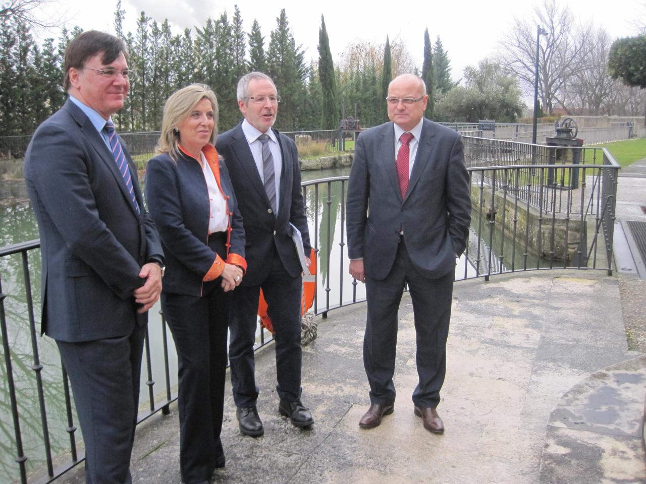 La delegada del Gobierno en Castilla y León visita el Centro de Control de la Cuenca del Duero SAIH (Sistema Automático de Información Hidrológica)