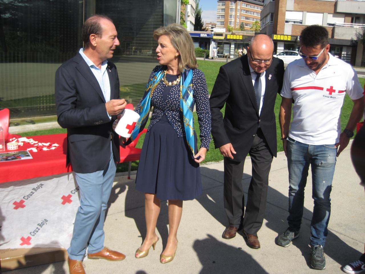 La delegada del Gobierno en Castilla y León participa en Valladolid en la Fiesta de la Banderita como apoyo a Cruz Roja “para reconocer su labor de protección a los más débiles”