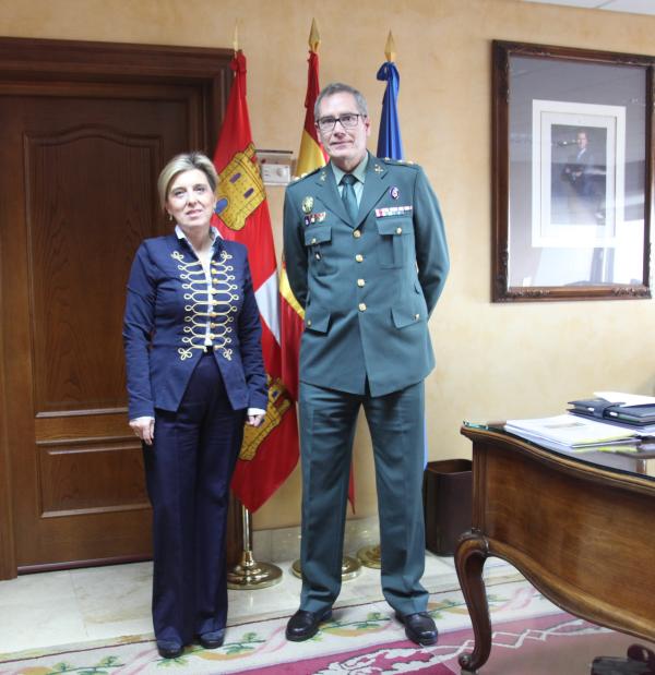 La delegada del Gobierno recibe al nuevo jefe del Sector de Tráfico de la Guardia Civil en Castilla y León