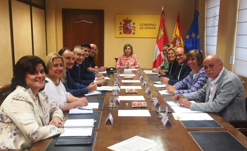 María José Salgueiro se reúne con  los subdelegados de las nueve provincias y los representantes de la Guardia Civil y la Policía Nacional para tratar de las medidas en el actual  nivel 4 de seguridad antiterrorista en la región